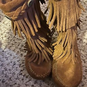 Minnetonka toddler boots